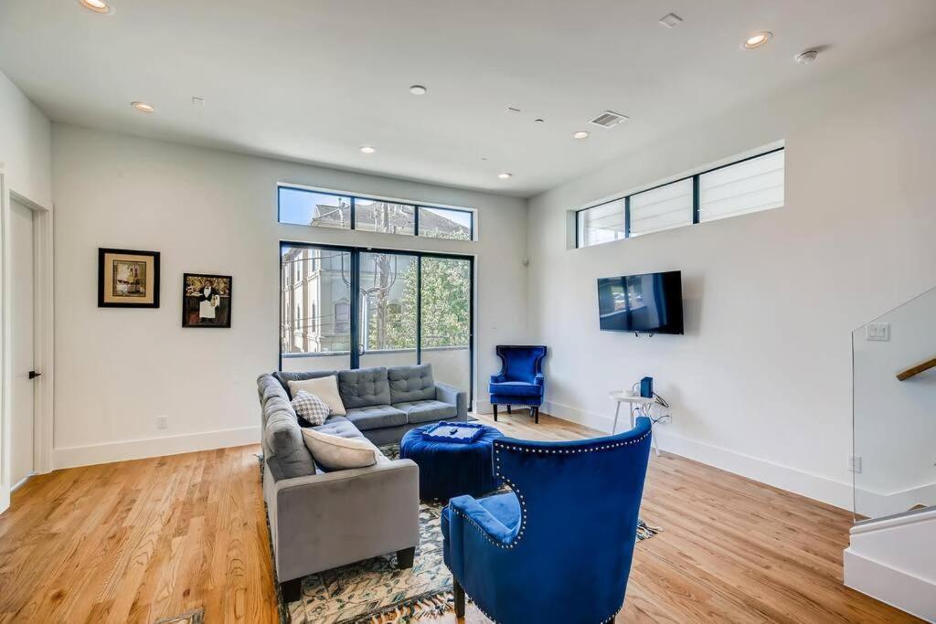 4 Story Home Mins To Downtown Houston With City Views Exteriör bild