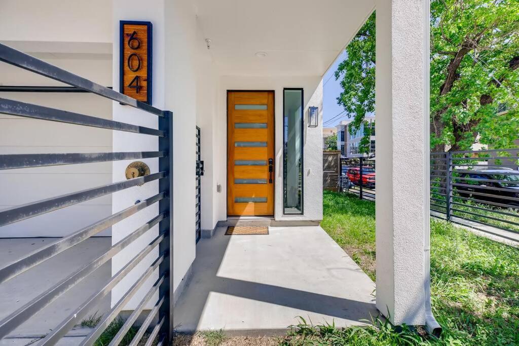 4 Story Home Mins To Downtown Houston With City Views Exteriör bild