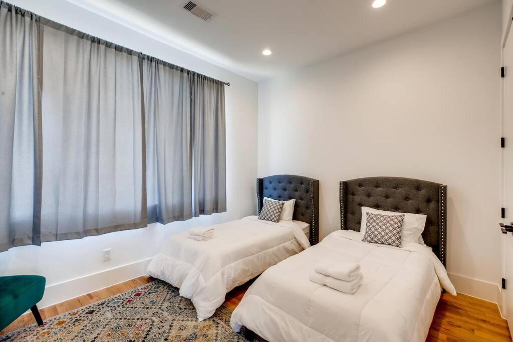 4 Story Home Mins To Downtown Houston With City Views Exteriör bild