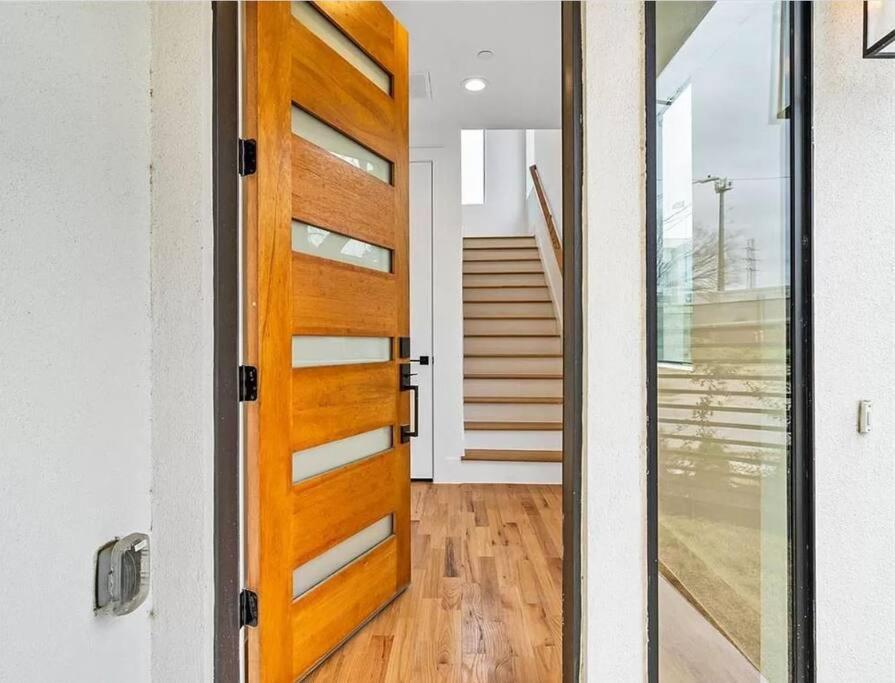 4 Story Home Mins To Downtown Houston With City Views Exteriör bild