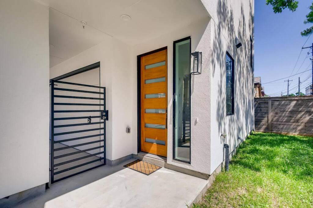 4 Story Home Mins To Downtown Houston With City Views Exteriör bild