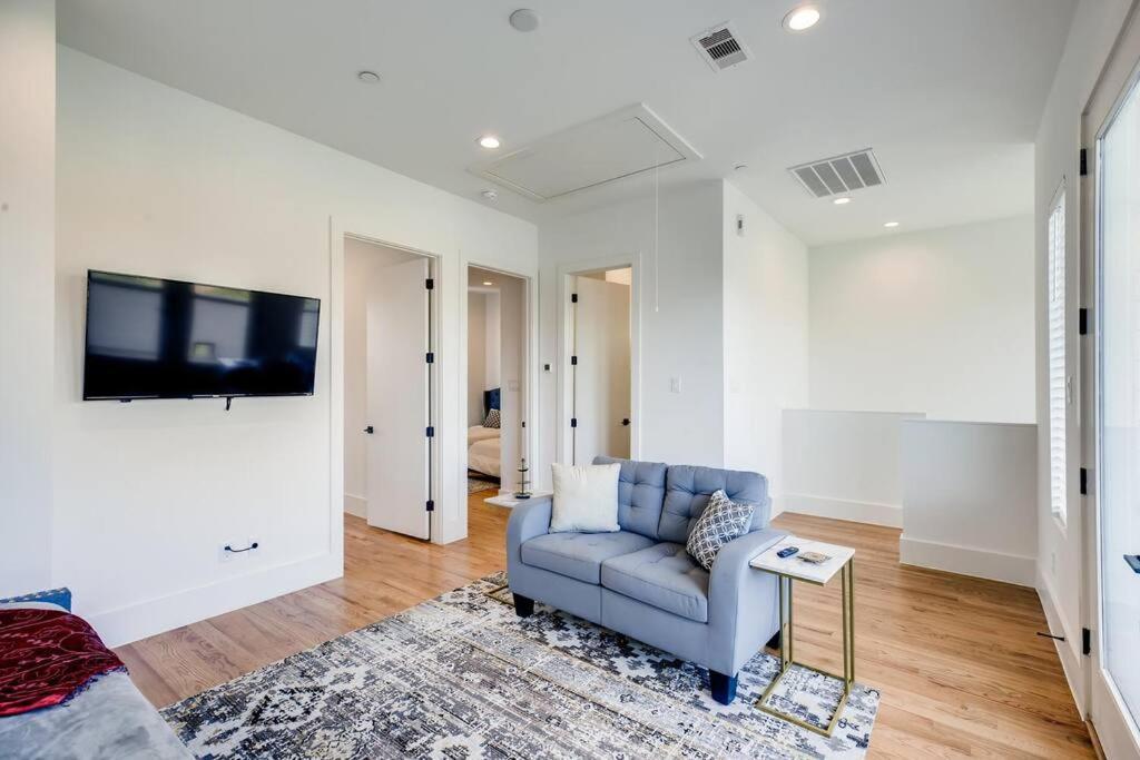 4 Story Home Mins To Downtown Houston With City Views Exteriör bild