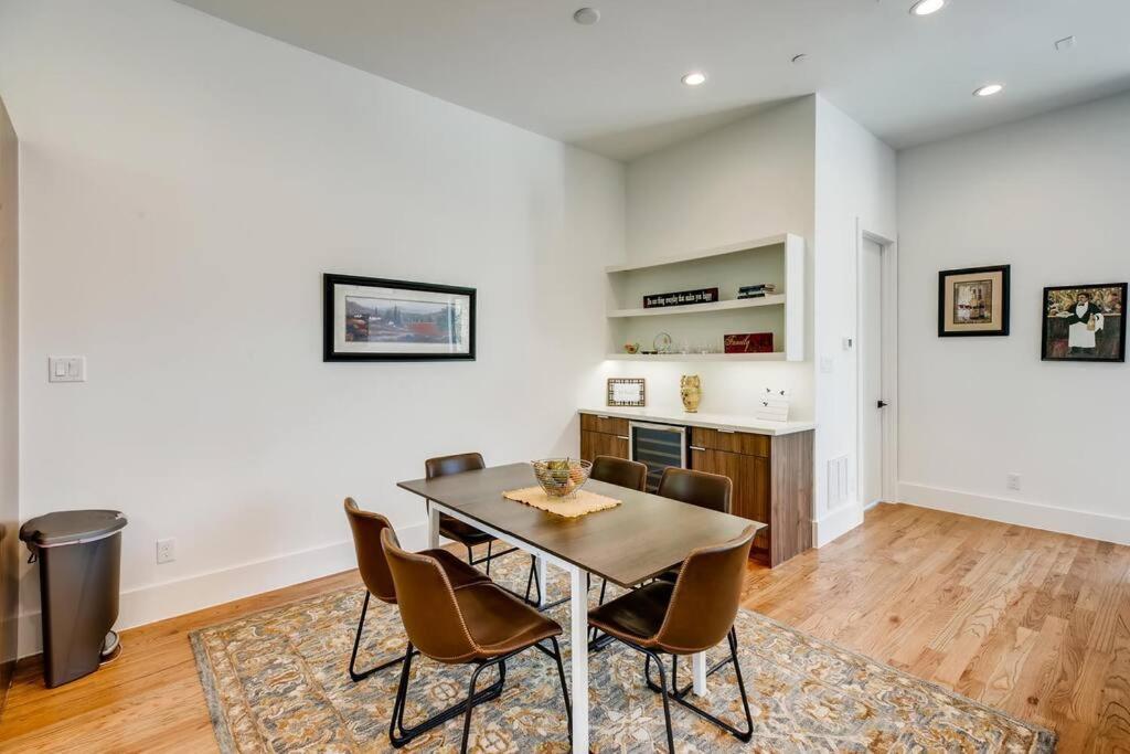 4 Story Home Mins To Downtown Houston With City Views Exteriör bild