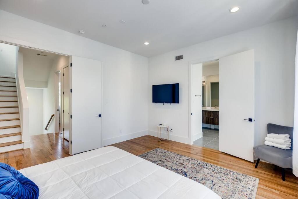 4 Story Home Mins To Downtown Houston With City Views Exteriör bild